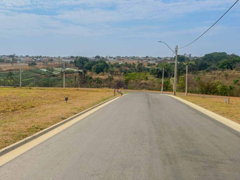 Lote em condomínio à venda no Jardins Versalhes — foto 3